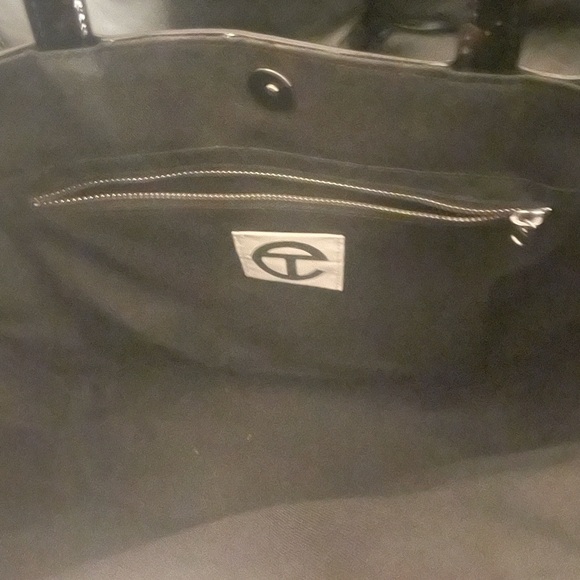 Authentic Excellent Condition Medium Telfar Tote Black Patent Leather - Picture 3 of 4